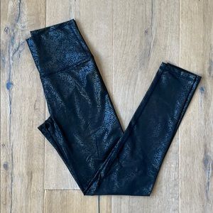 Aerie Offline Hugger Shiny Leggings